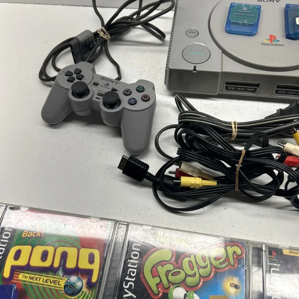 Sony PlayStation PS1 SCPH-5501 Bundle With 7 Games- Tested - Working
